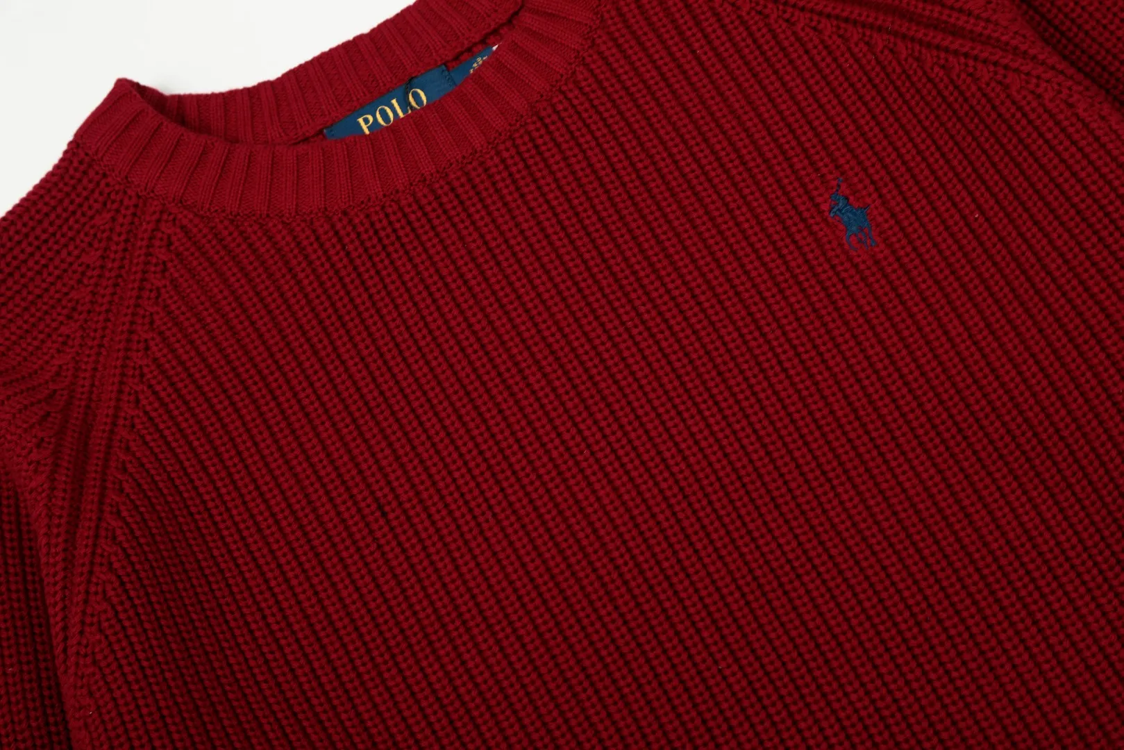 P220 Top quality" Style number: DS812# (not off the shelves all year round) [Ralph Lauren round neck piqué knitted sweater with war horse embroidery on the front and back] ✅Ralph Lauren classic basic versatile round neck pullover sweater for men and women ✅Main supply platform live broadcast Wholesale entity Replenish if out of stock Not removed from the shelves ✅ZP quality 1:1 version Scan the code to enter the GF website Counter quality ✅Detailed quality The only one in Guangzhou Imported quality cotton yarn Mainly high-end, cost-effective, good quality needless to say ✅The version is restored to the original order, the maximum size can be worn up to 200 pounds, loose, comfortable and stress-free ✅The upper body is simple and easy to match, ootd must-have style, good-looking clothes are never picky, a must-have item in the wardrobe is recommended. Size: S-XL Color: White, gray, khaki, navy blue, brown, burgundy, black with white label, black with red label